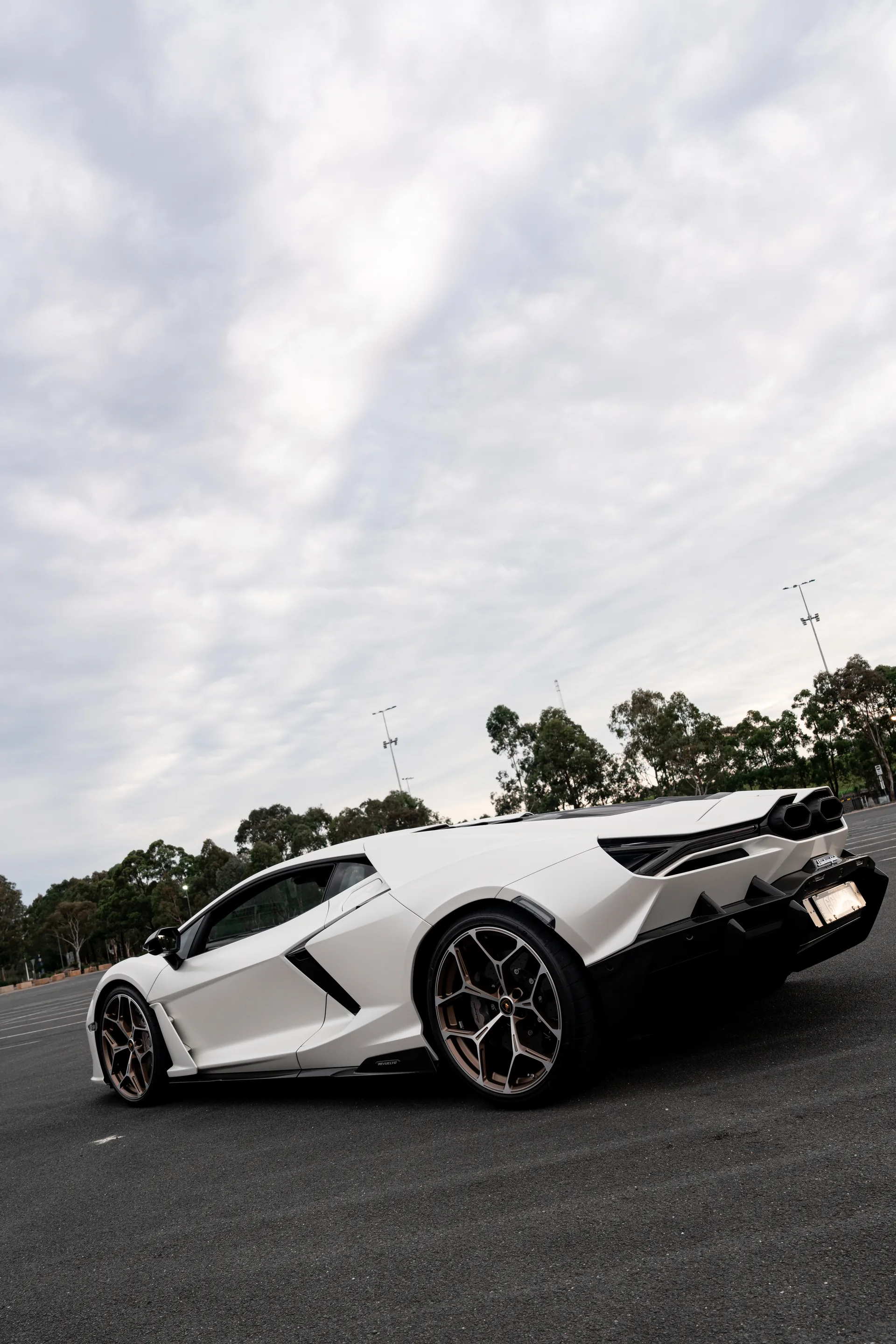 Lamborghini Revuelto (White)