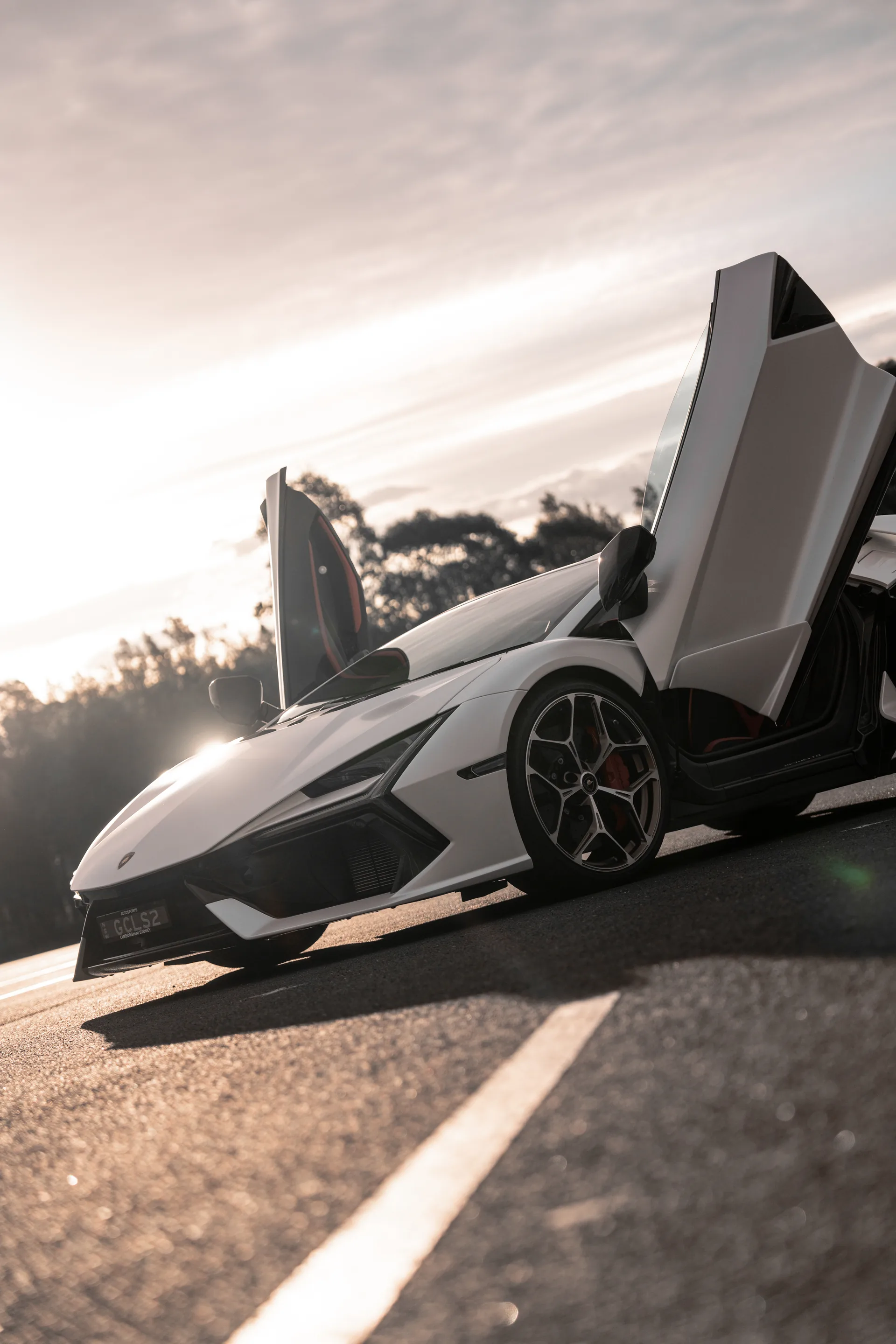 Lamborghini Revuelto (White)