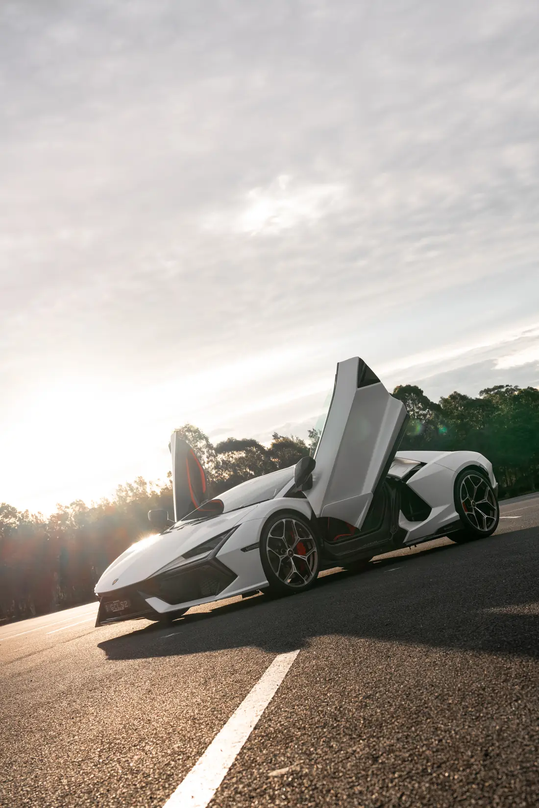 Lamborghini Revuelto (White)