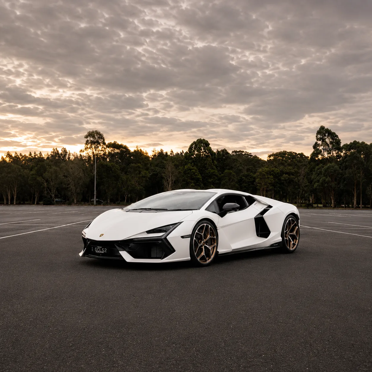 Lamborghini Revuelto (White)