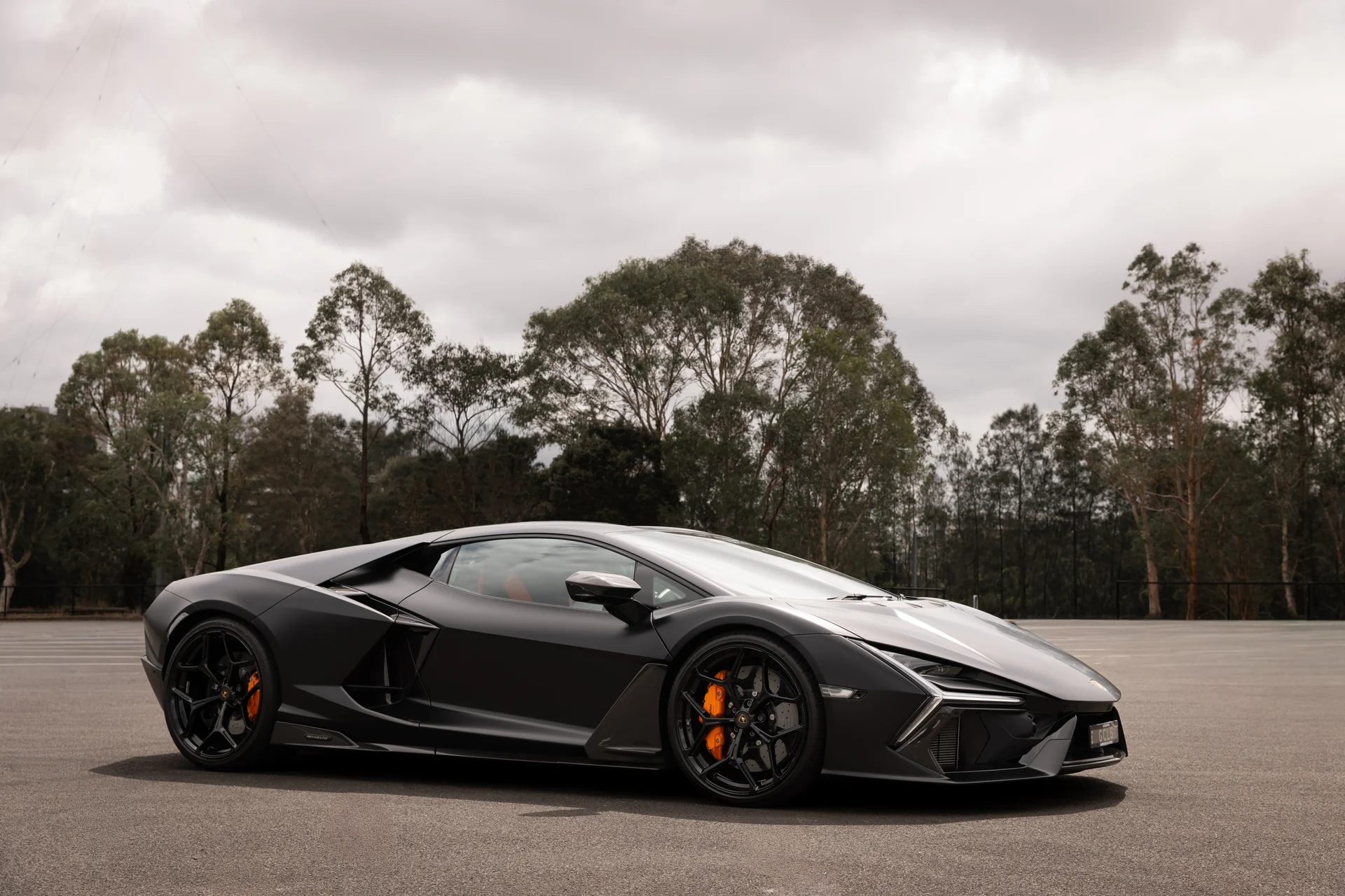 Lamborghini Revuelto (Black)