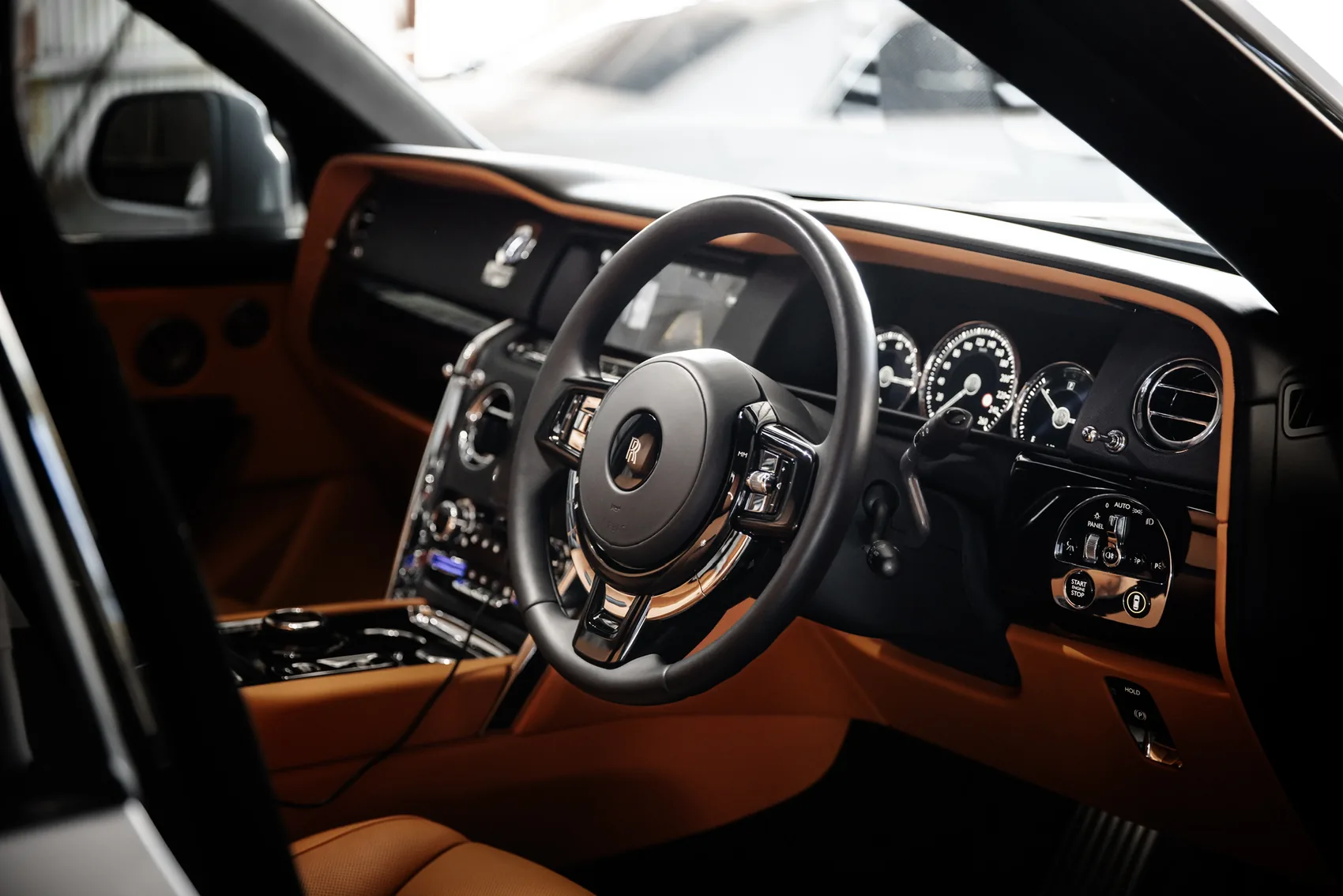 Hermès Orange interior — Rolls-Royce Cullinan