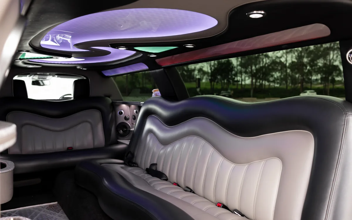 Lounge Limousine interior — Stretch Limousine