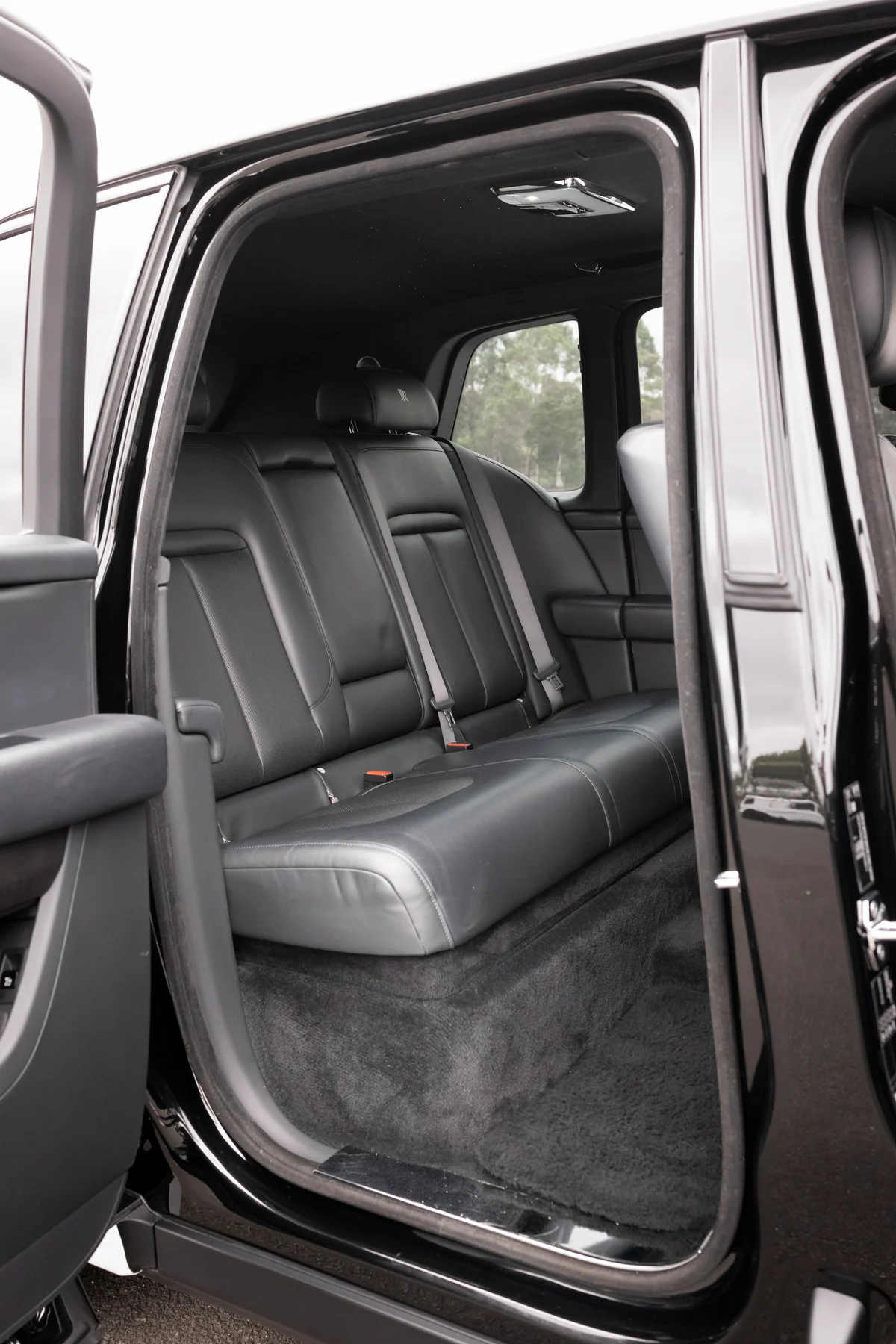 Black Leather interior — Rolls-Royce Cullinan