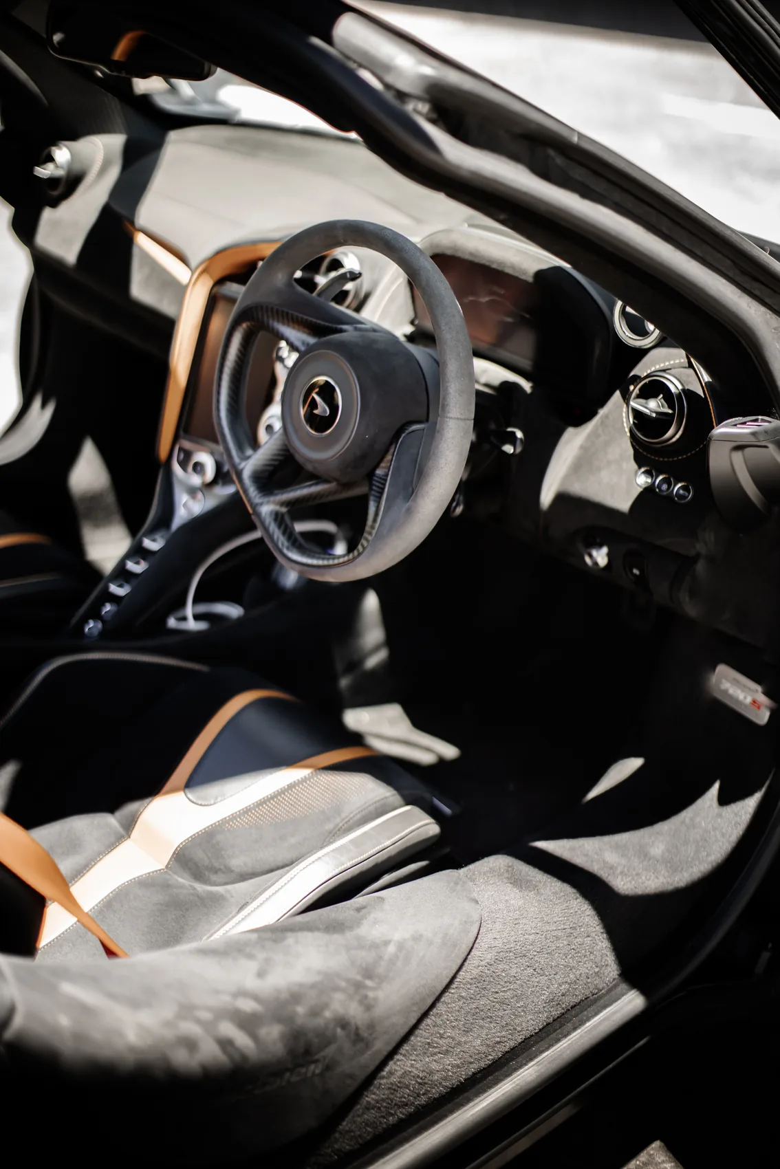 Carbon & Orange interior — McLaren 720S